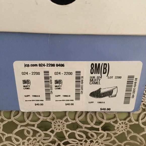 New In Box St John’s Bay Women’s Muffy Woven  Loafers. New In Box Size 8M. - Picture 6 of 8